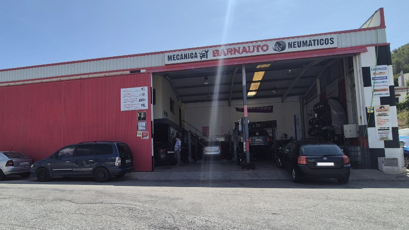 Neumaticos y Mecánica Barnauto - Comercio en Almuñécar, Costa Tropical - 90 Costa